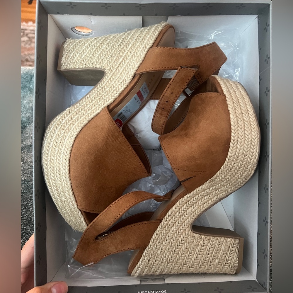 Size 9.5 burnt orange wedge